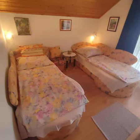 - Balaton 18360 Daire Balatonfenyves