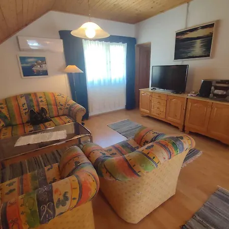 - Balaton 18360 Daire Balatonfenyves