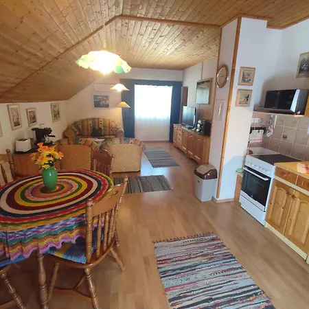 Balatonfenyves/balaton 18360 Appartamento